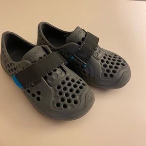 Size 9 plae kids shoes